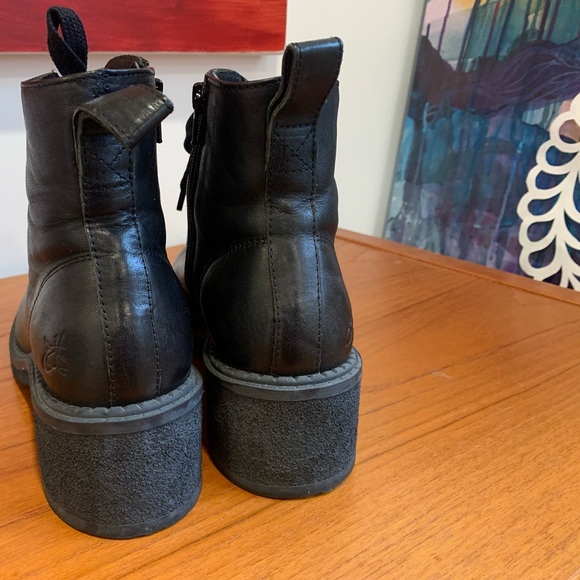 John Fluevog Wanderer, US womens size 10 - Picture 4 of 9